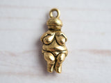 Venus of Willendorf Pendant 24k Gold Plated- Art History Replica Fertility Goddess Charm Nude Woman Mother Goddess Good Luck Charm 0EVE1095